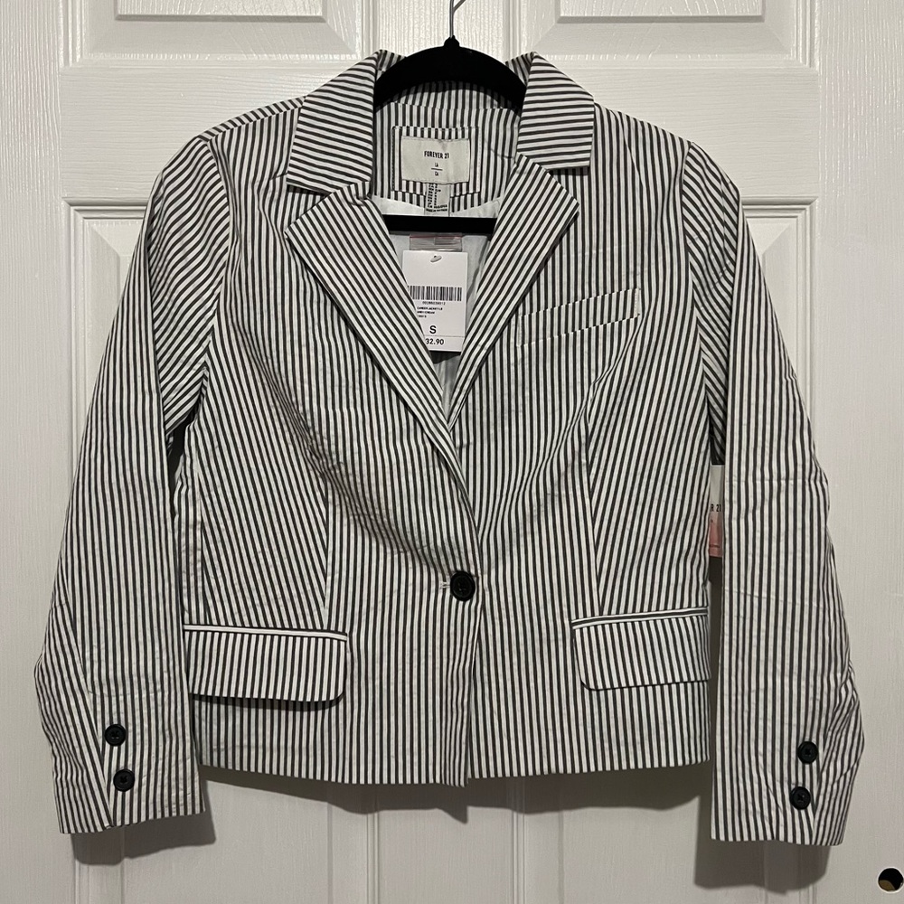 💗 *NEW* Forever 21 - Womans Stripped Blazer Jacket‎